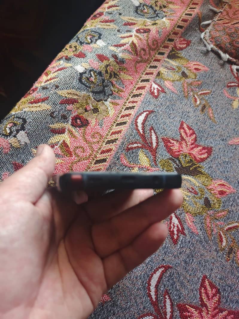 Samsung Mobile Note 9 4