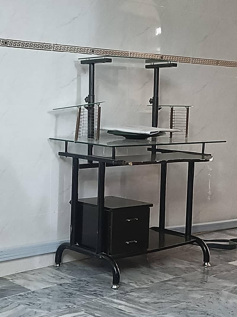 computer table/trolly 0