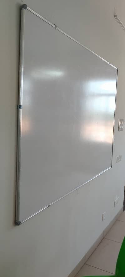 White Board Excellent Quality 8x4 ft Gift Marker and 5 Dusters