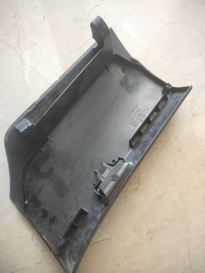 vitz glove box latch (hintch damaged)
