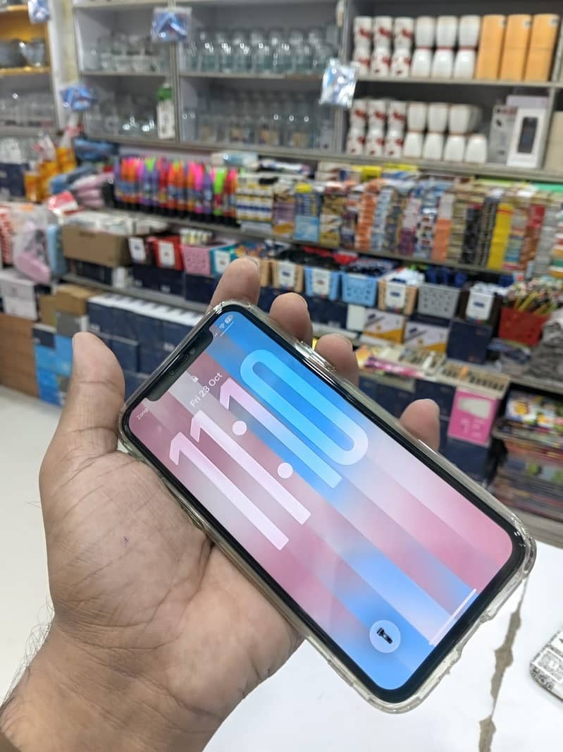 Apple iPhone 11 Pro 1
