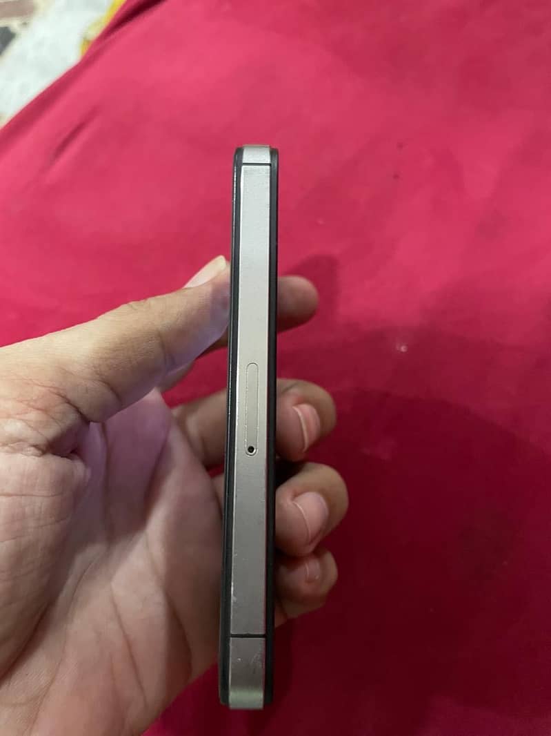 Apple iPhone 4s 0