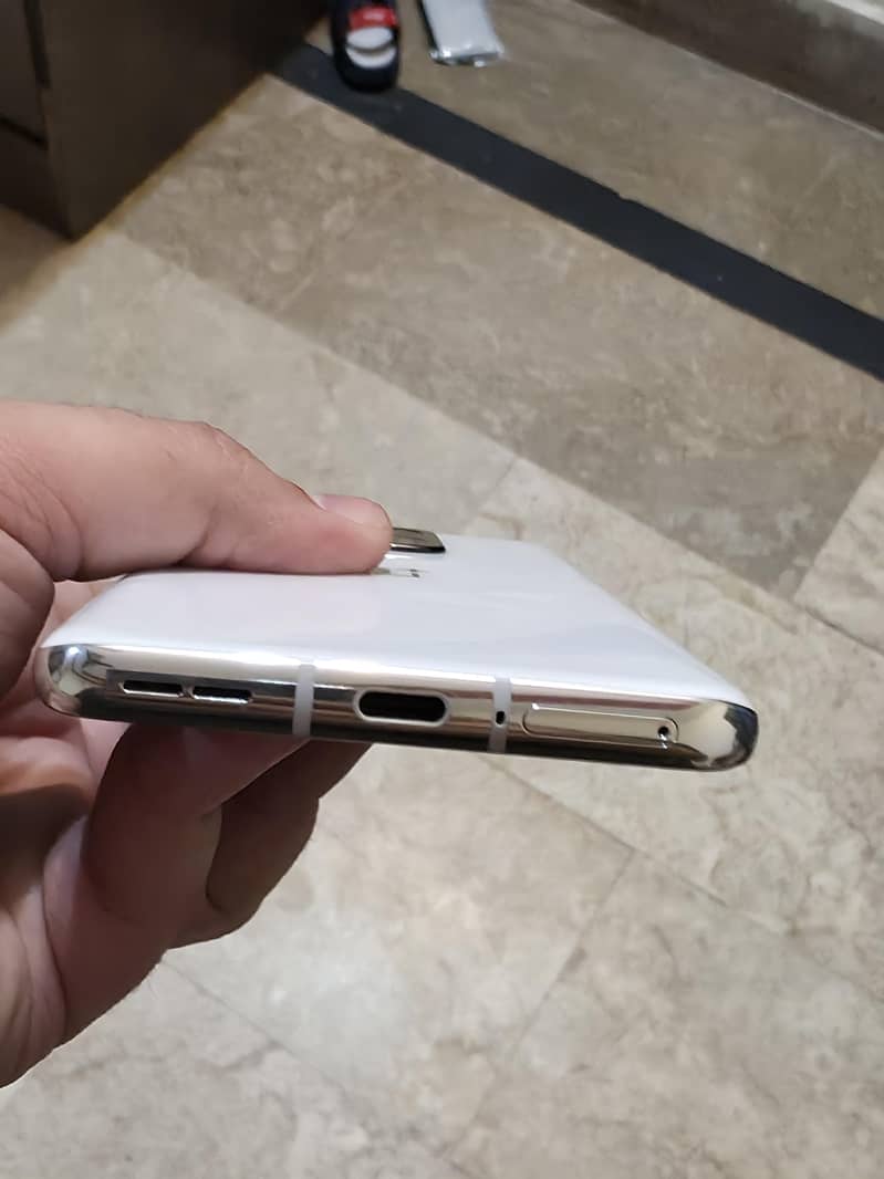 One Plus 10 Pro 5
