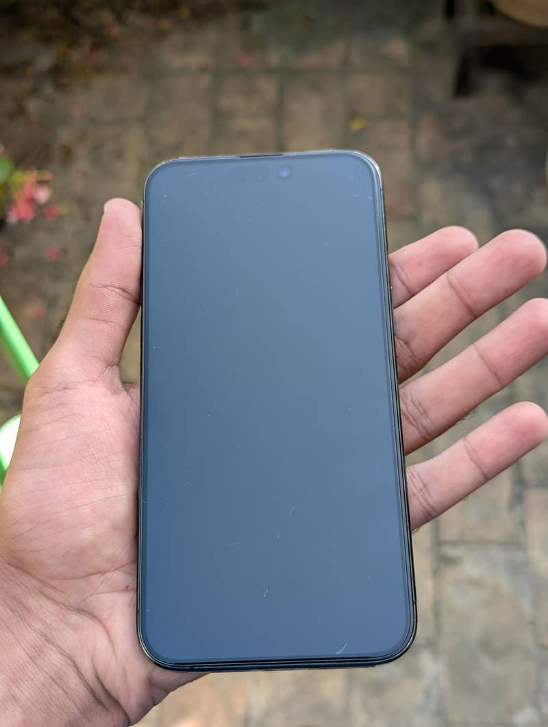 Apple iPhone 15 Pro Max 1