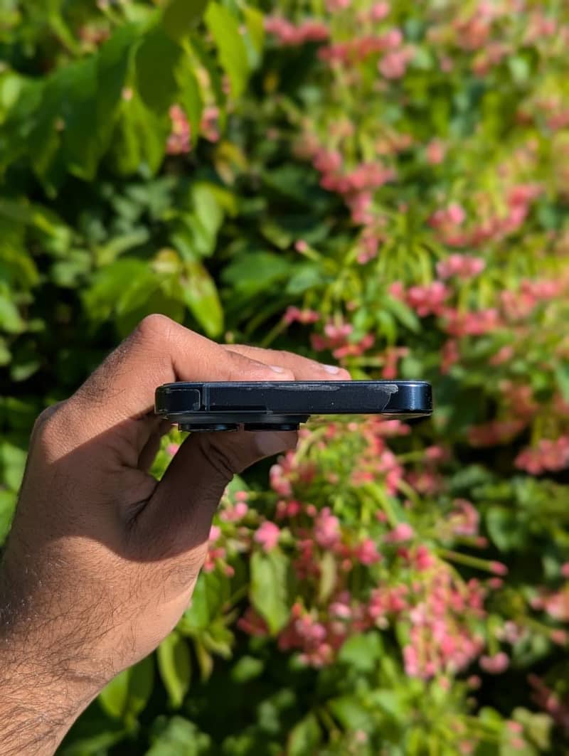 Apple iPhone 15 Pro Max 6