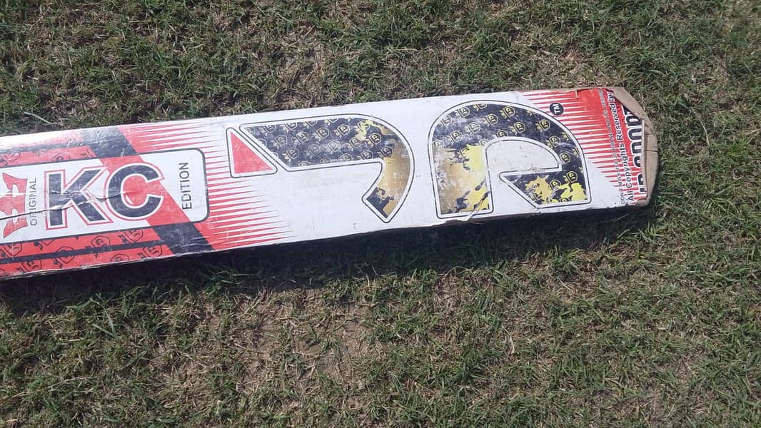 very nice bat 0