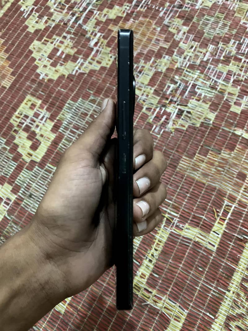 AQUOS R7 2