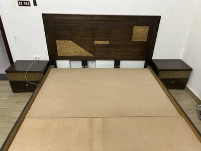 Double bed with side tables