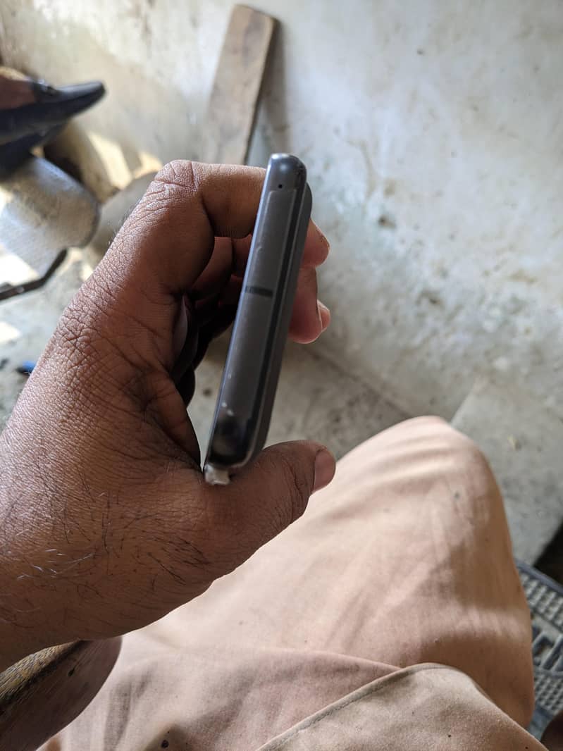 Google Pixel 8 4