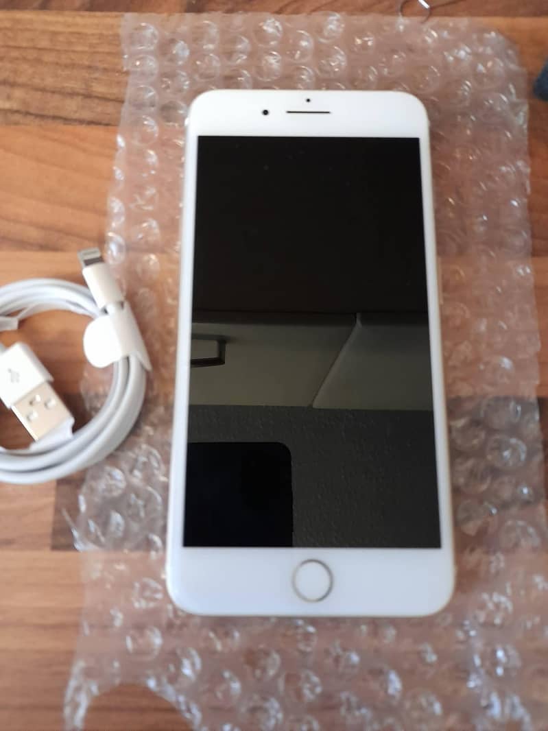 Apple iPhone 7 Plus 0