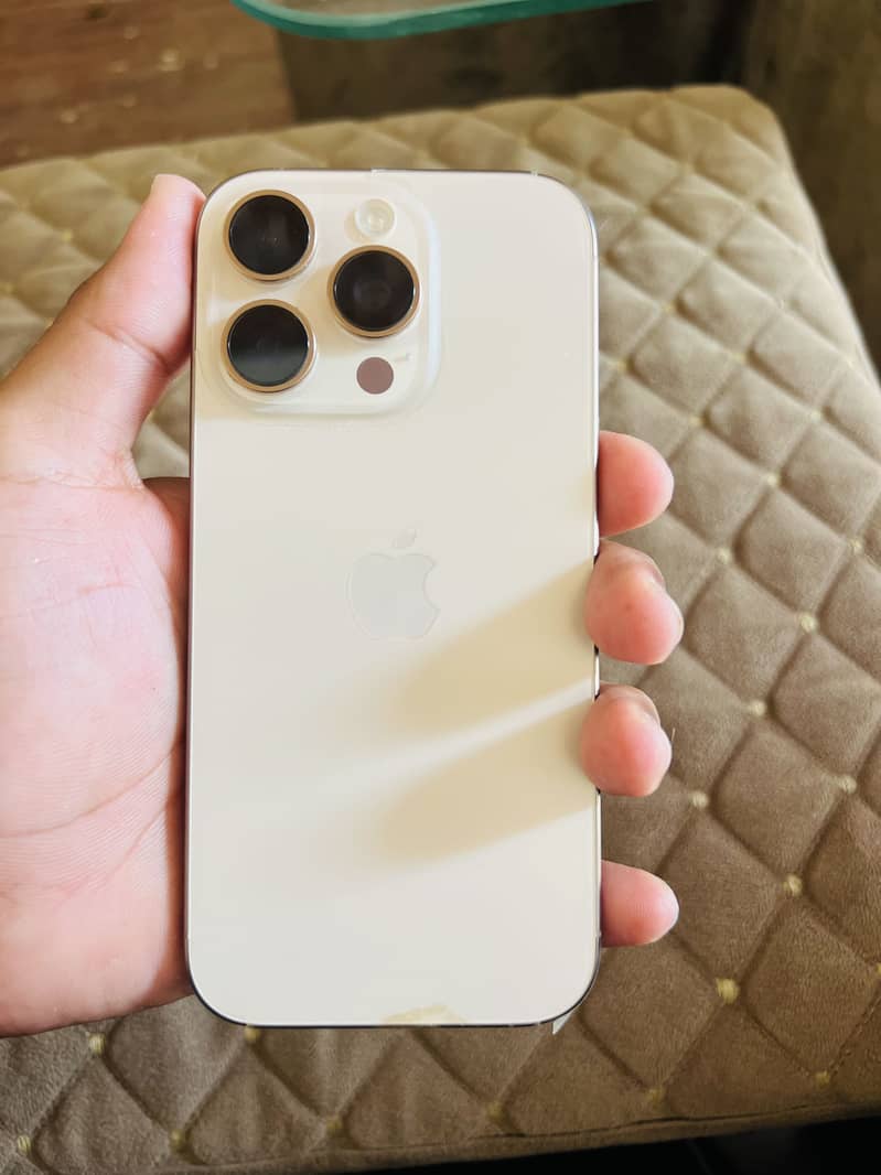 Apple iPhone 16 Pro (jv) 0