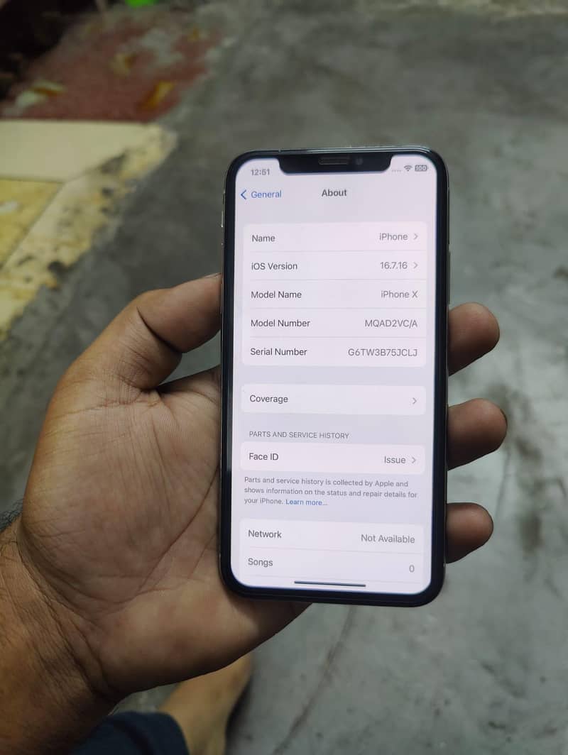 Apple iPhone X 4