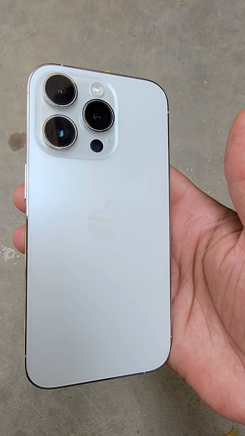 Apple iPhone 14 Pro 1