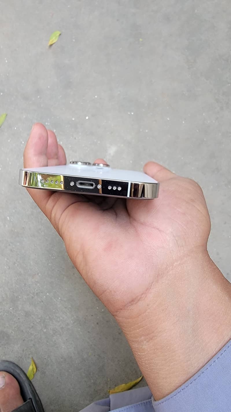 Apple iPhone 14 Pro 2