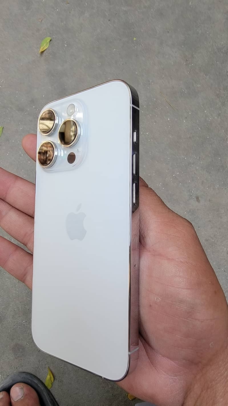 Apple iPhone 14 Pro 4