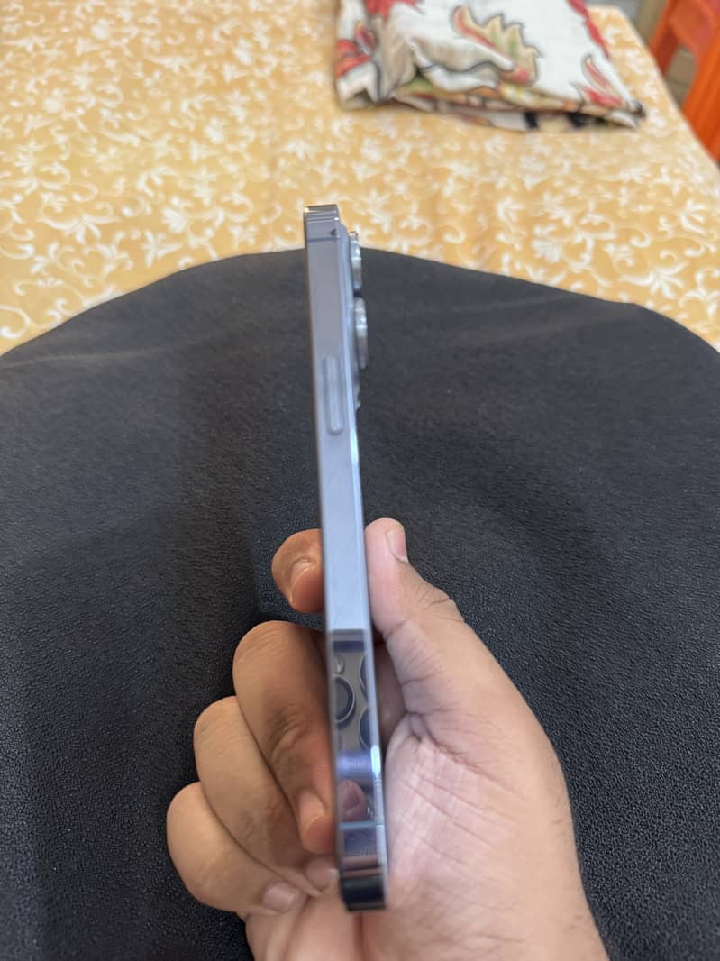 Apple iPhone 13 Pro 1