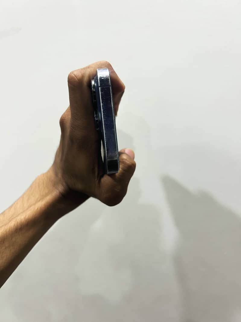 Apple iPhone 14 Pro 4
