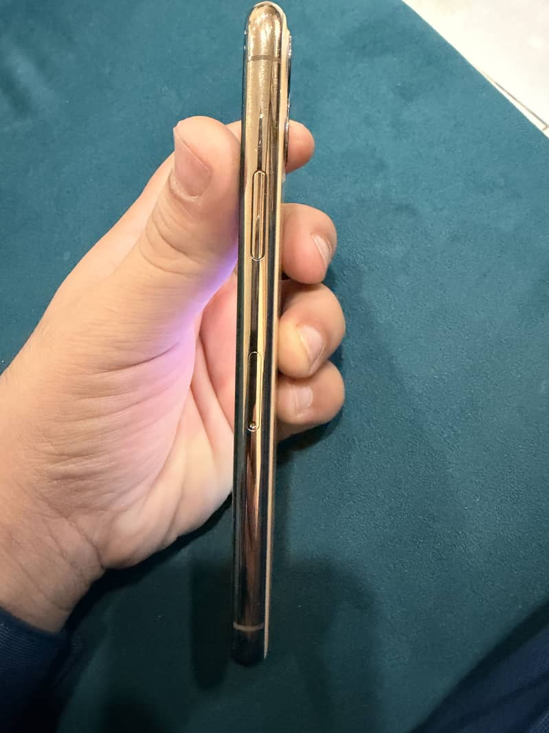 Apple iPhone 11 Pro 2