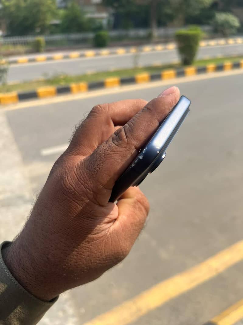 Apple iPhone 17 Pro Max 2