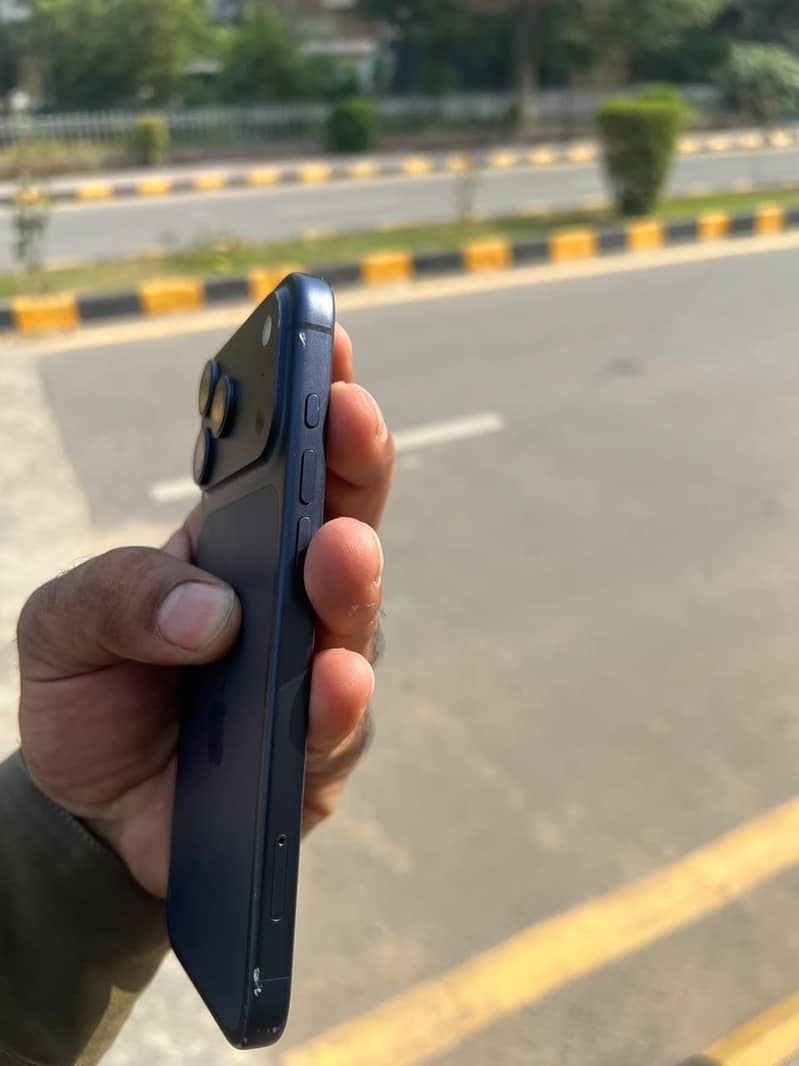 Apple iPhone 17 Pro Max 3
