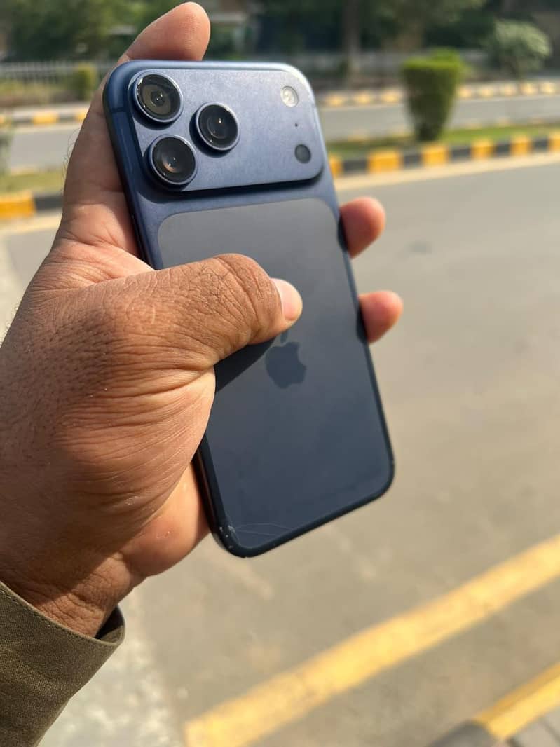 Apple iPhone 17 Pro Max 7