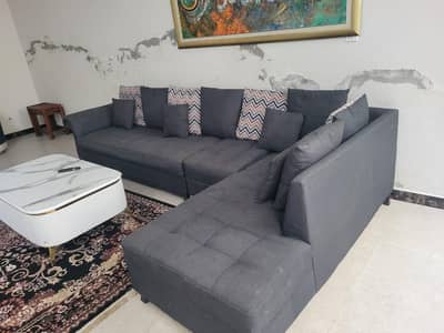 sofa in black colour