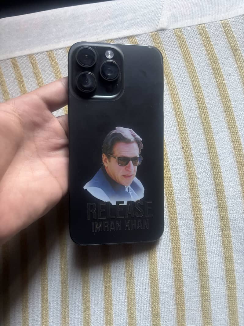 Apple iPhone 15 Pro Max 4