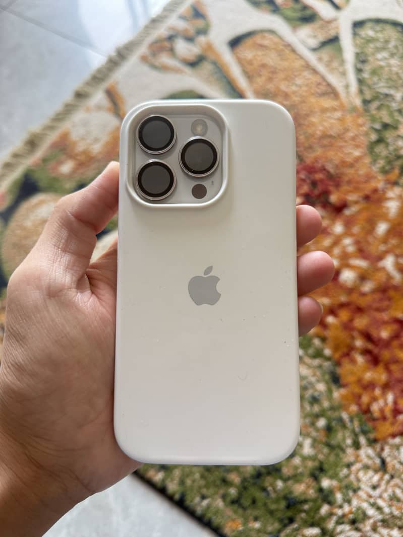 Apple iPhone 15 Pro 2