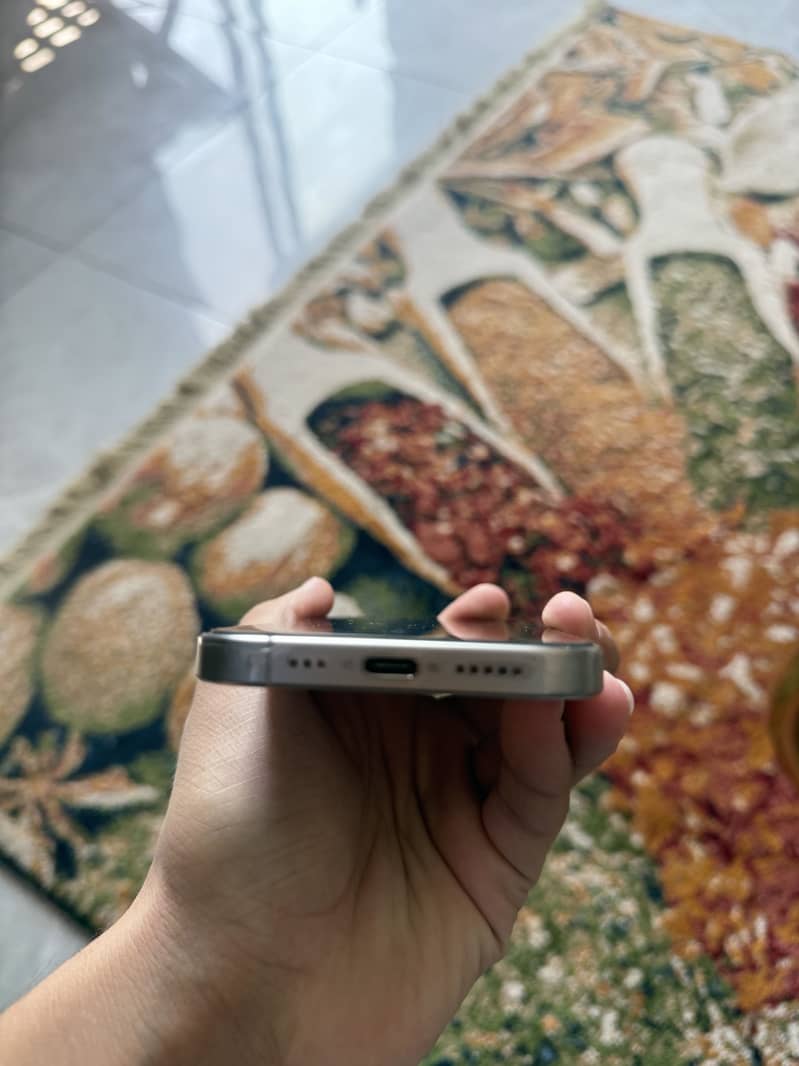 Apple iPhone 15 Pro 6