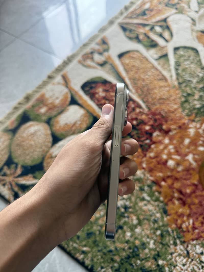 Apple iPhone 15 Pro 8