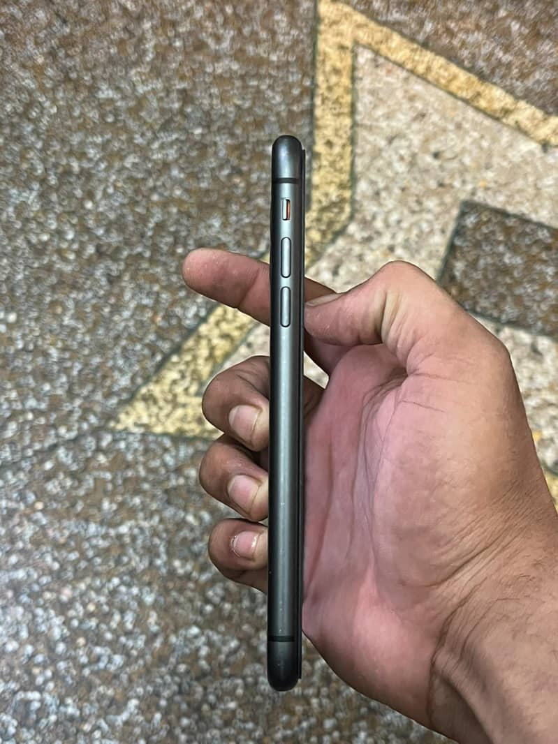 Apple iPhone 11 2