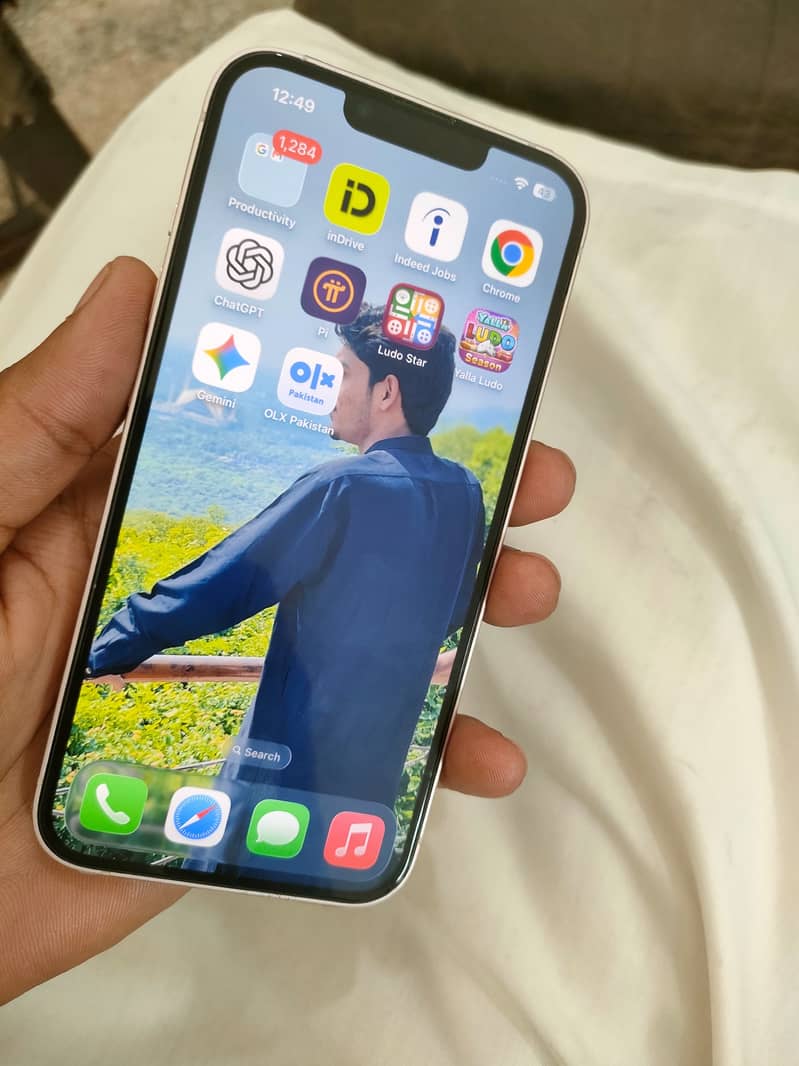 Apple iPhone 13 4