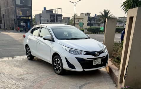 Toyota Yaris 1.3 2021 auto lahore