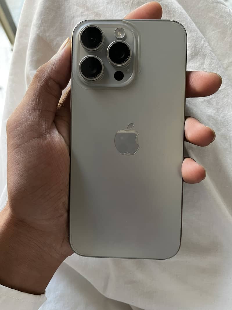 Apple iPhone 15 Pro Max 1