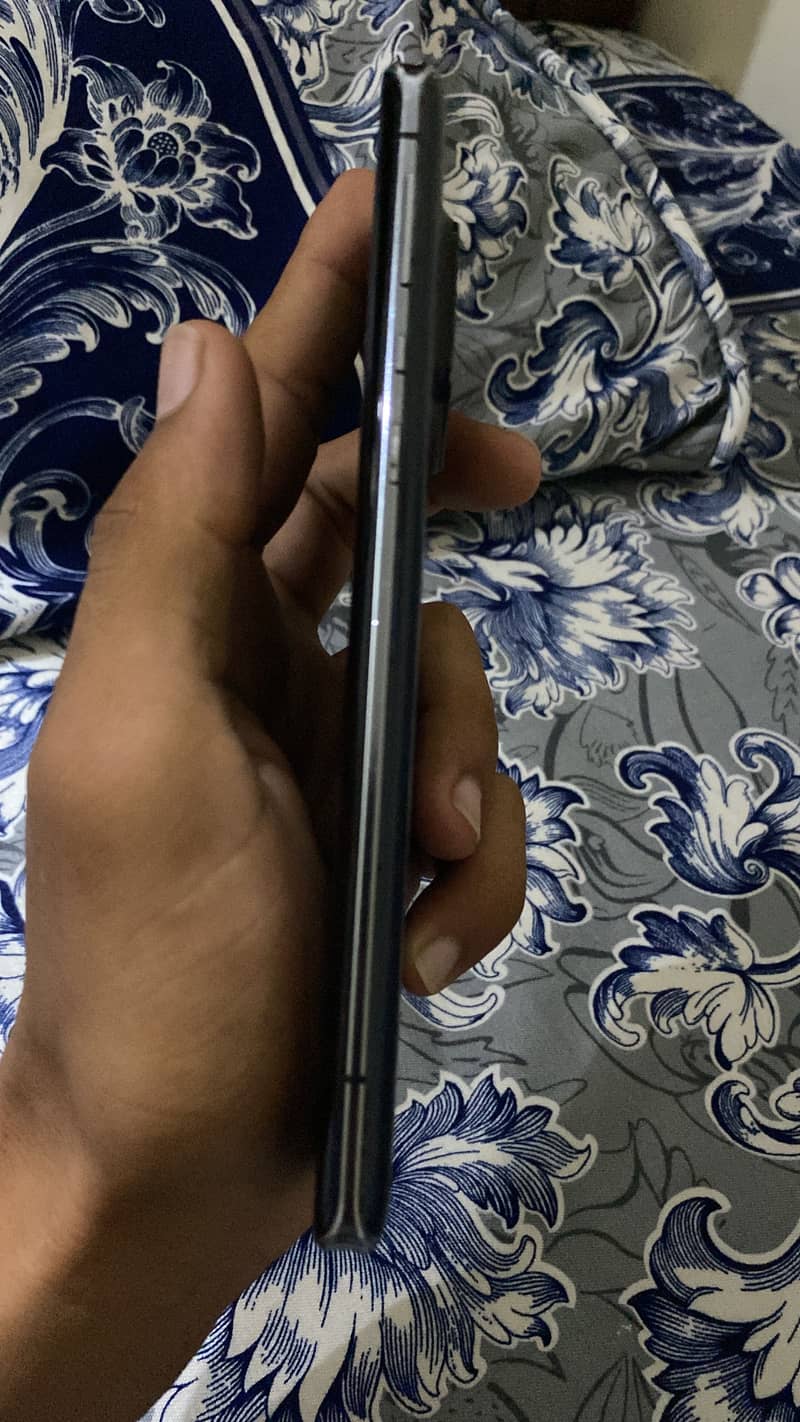 Sharp Aquos Crystal 1