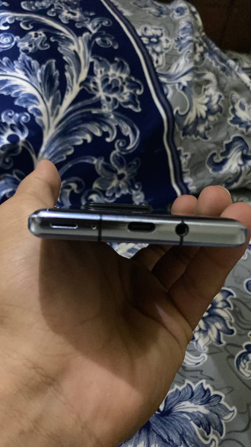 Sharp Aquos Crystal 3