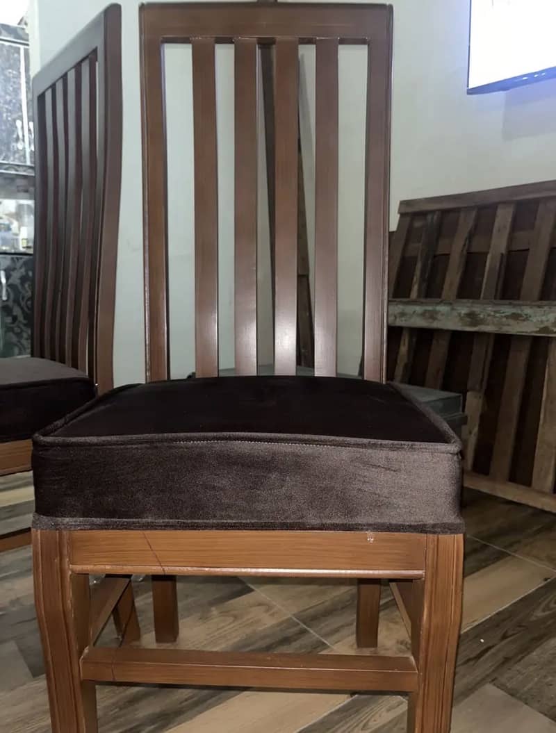 Dining Table Set with 4 Chairs 2