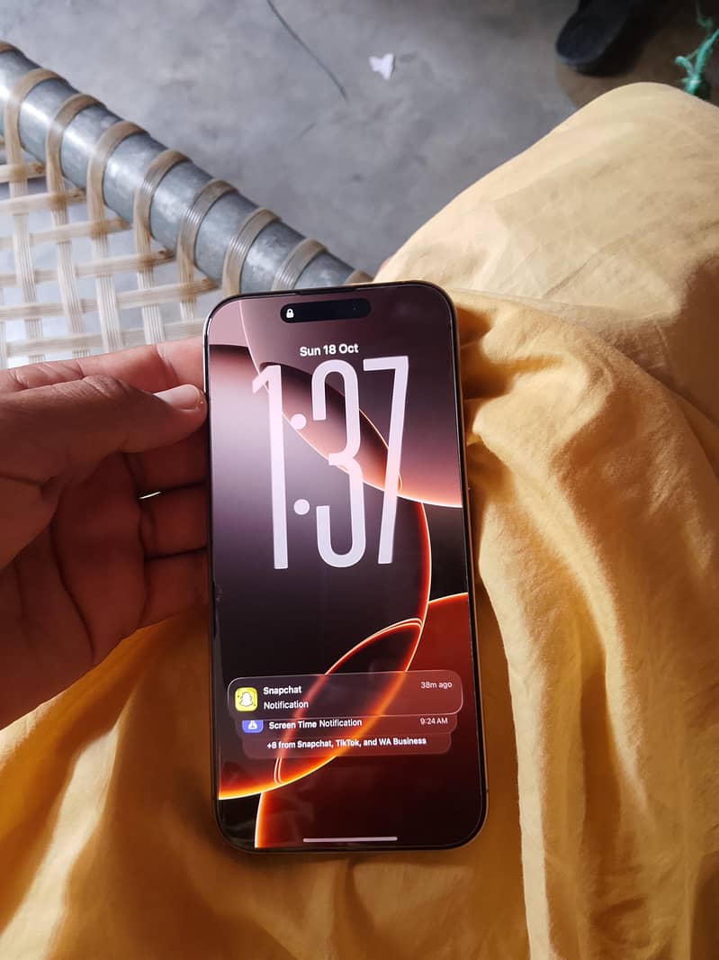 Apple iPhone 16 Pro Max 5