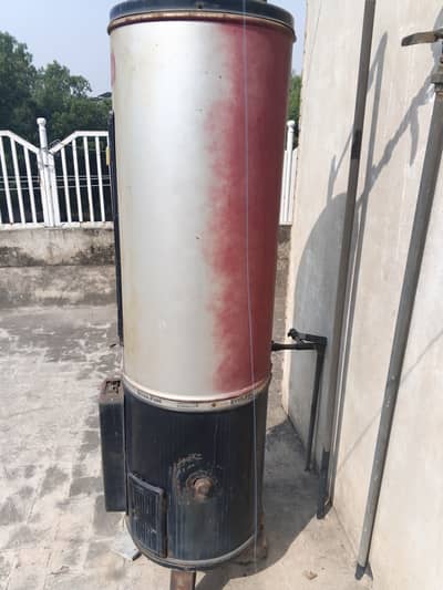 35 Gallon geyser good condition