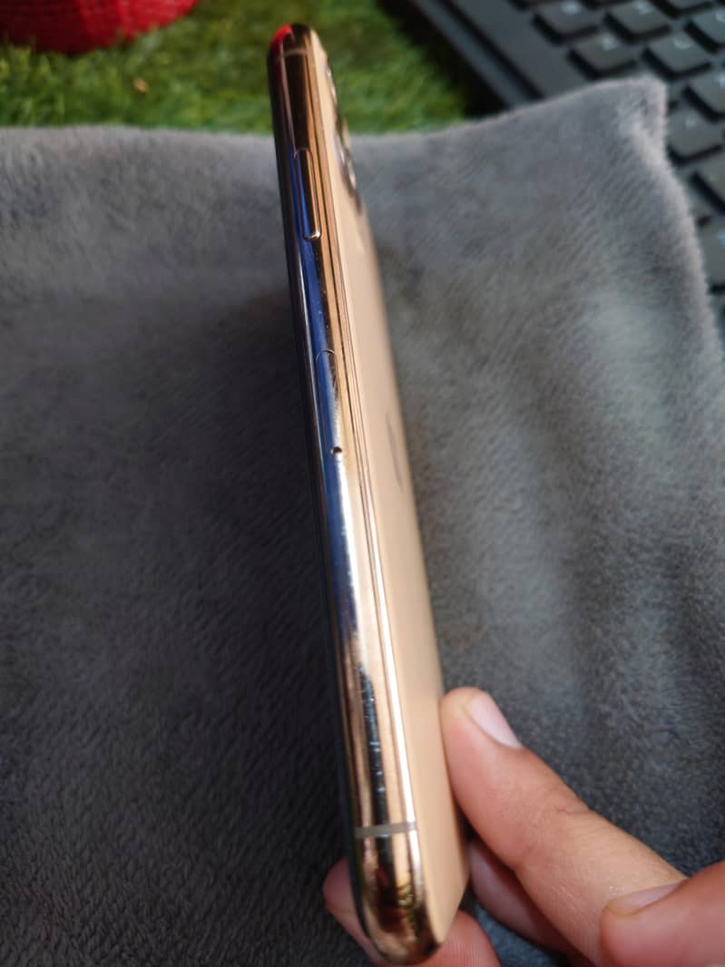 Apple iPhone 11 Pro 2