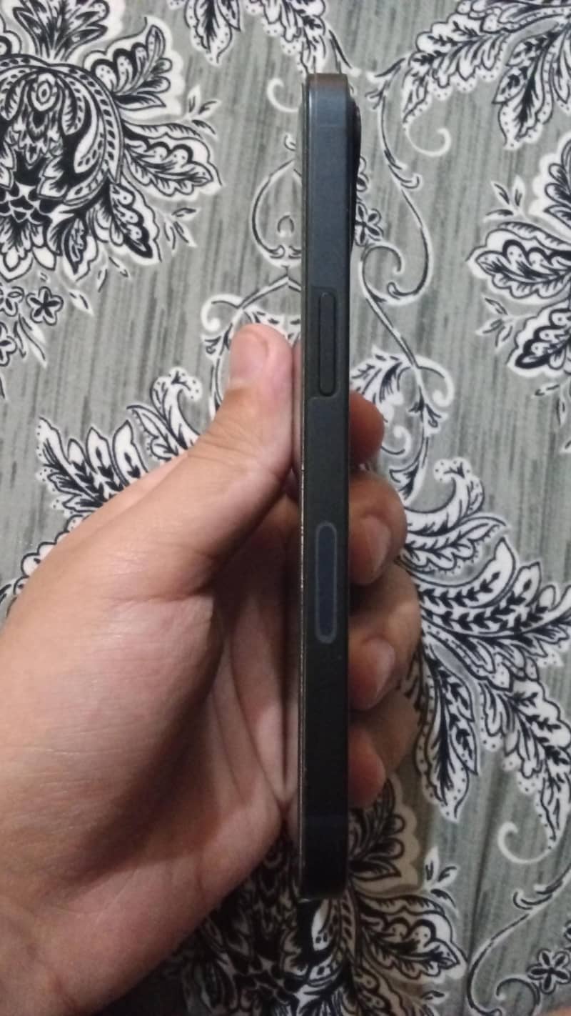 Apple iPhone 13 1