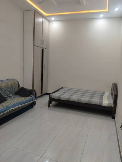 Room available for rent in E11 2 in portion for mala