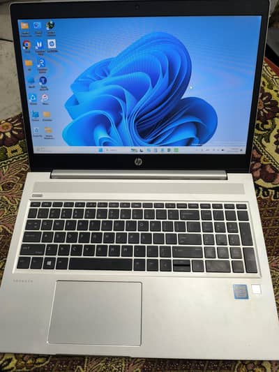 Hp laptop for urgent sale in good condition