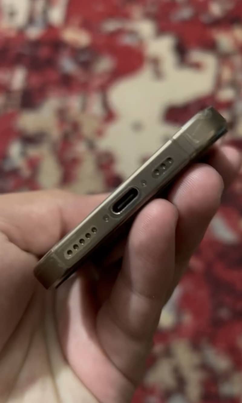 iPhone 16 Pro Jv (clean) 3
