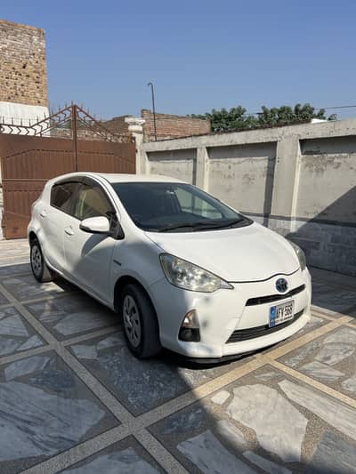 Toyota aqua L 14/17