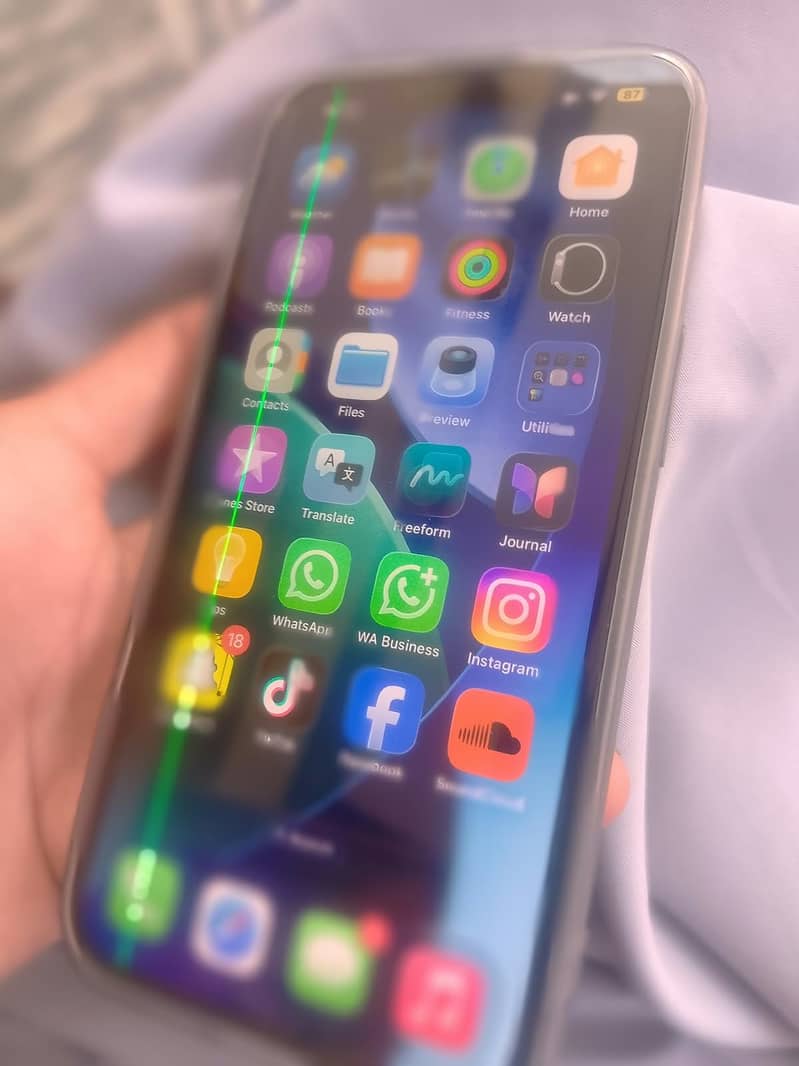 Apple iPhone 13 4