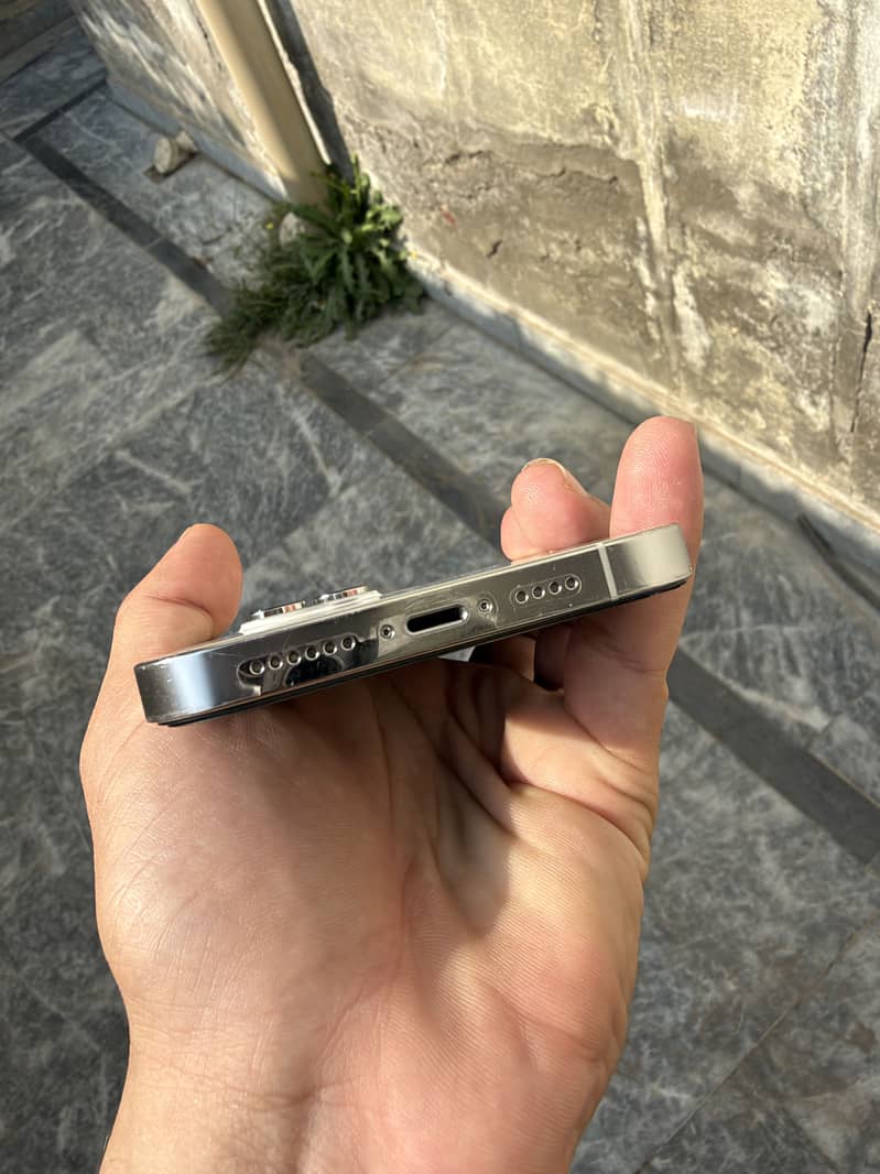 Apple iPhone 14 Pro Max 2