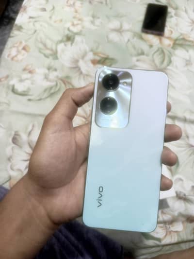 Vivo Y18 with original box contact 0307423960_3