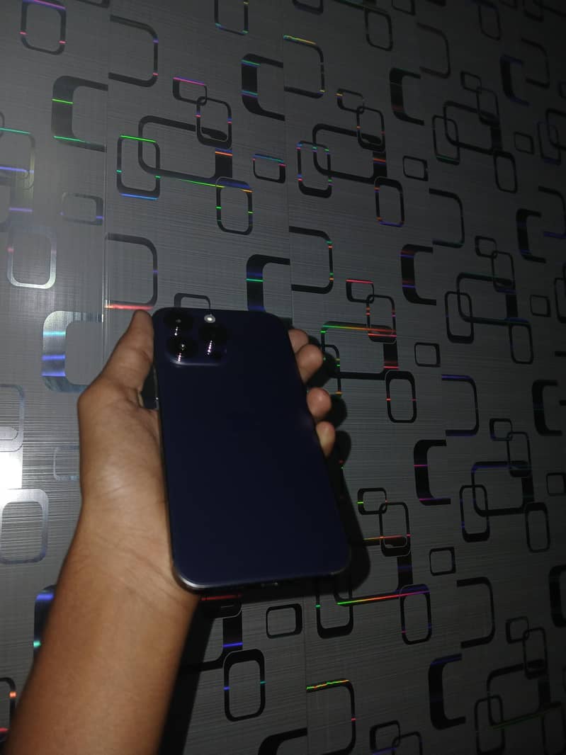 Apple iPhone 14 Pro Max 1