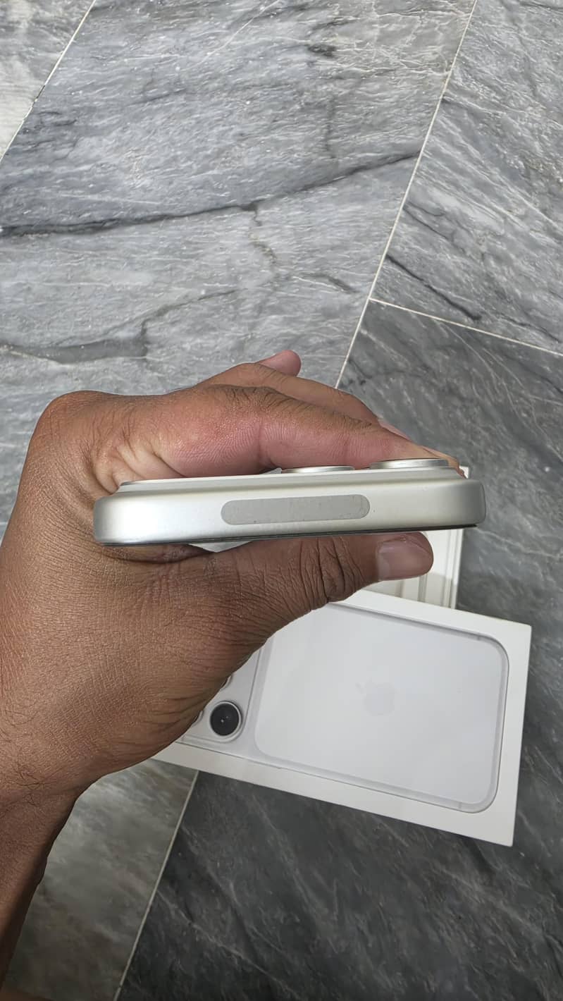 Apple iPhone 17 Pro Max 0